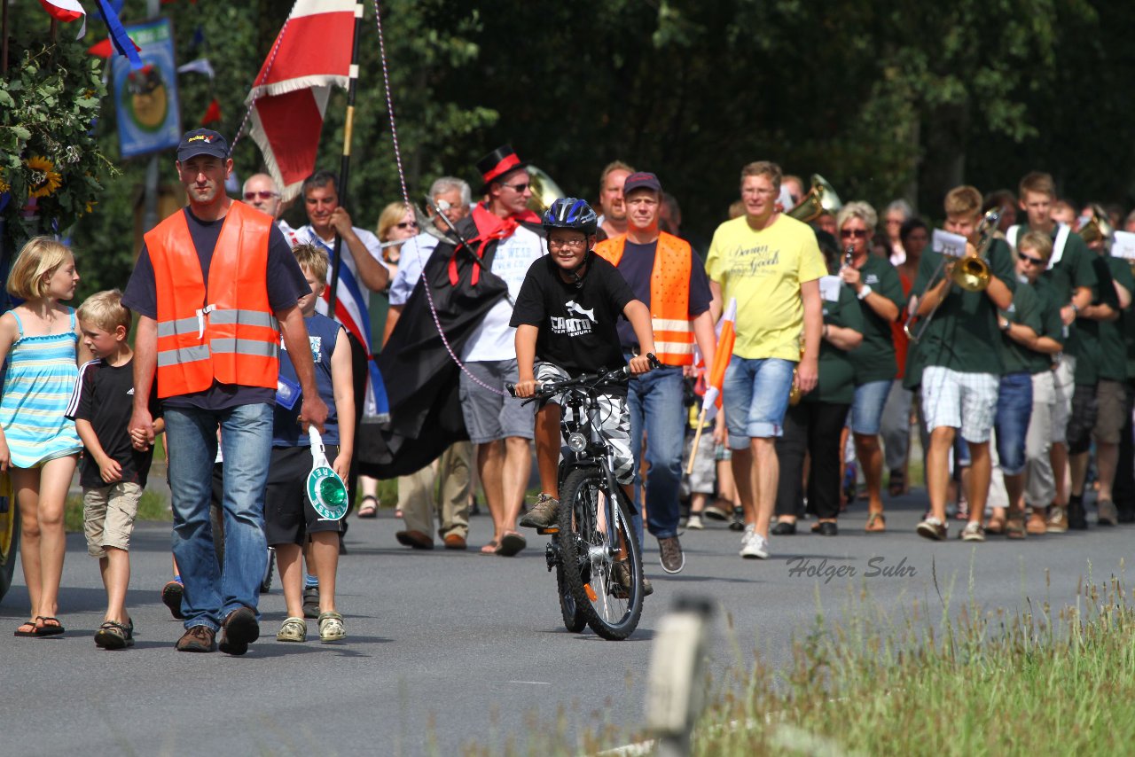 Bild 104 - Vogelschiessen am 18.8.12